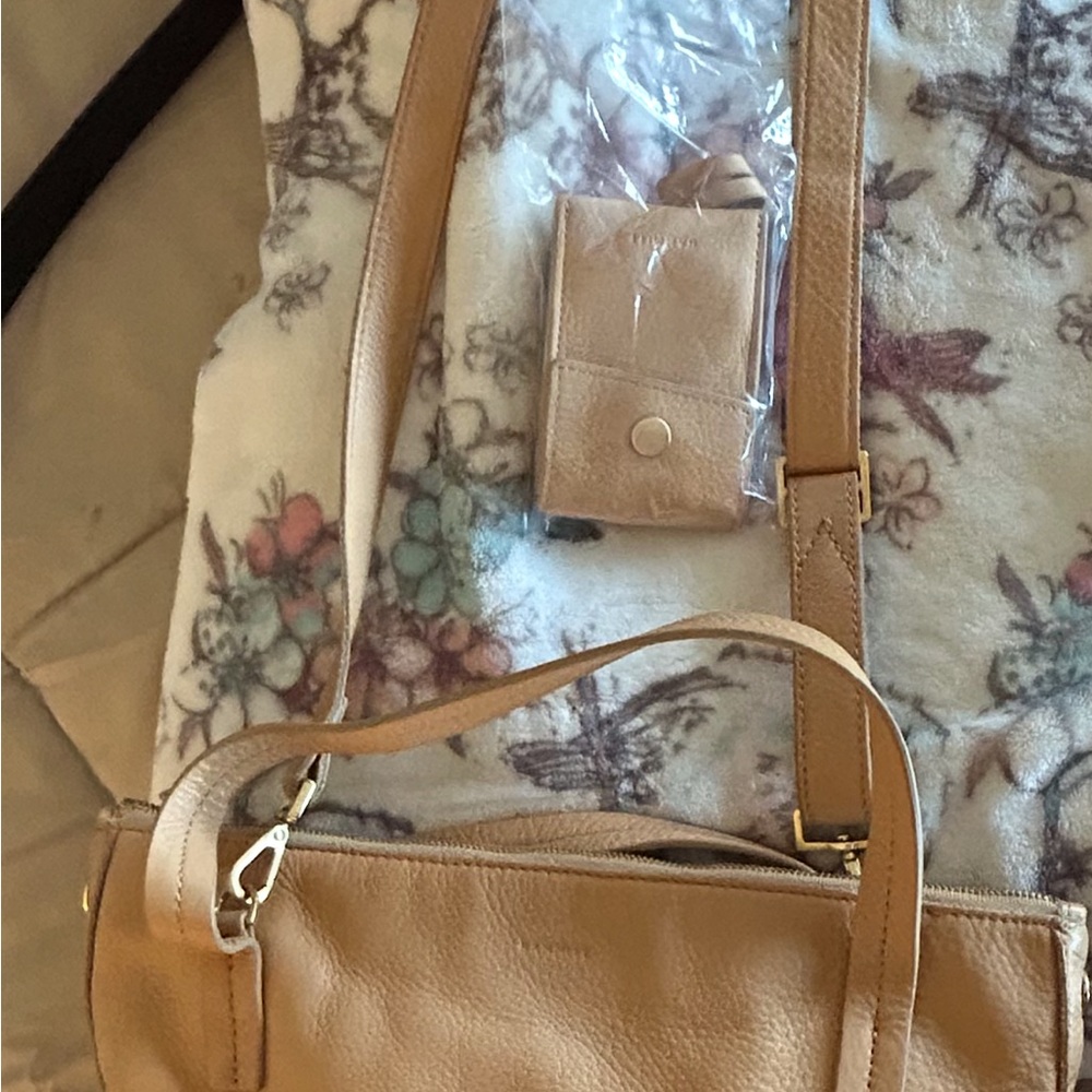 HAMMITT~Elegant Tan Leather Shoulder Bag&Leather I'd wallet Holder🌻🌻 - Picture 6 of 10